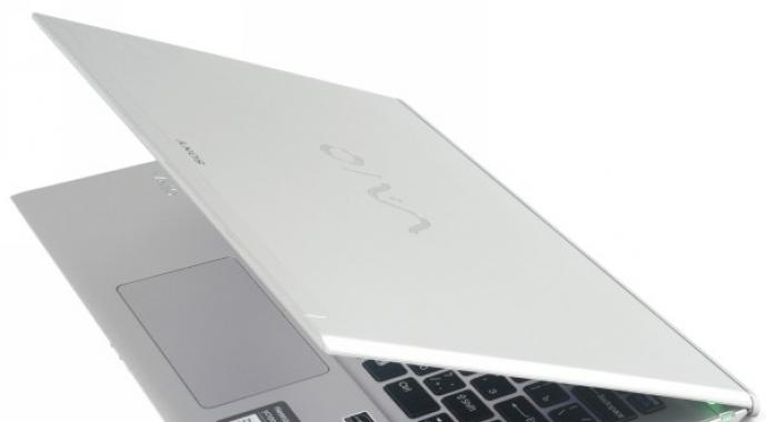 Sony VAIO Z21: найлегший ноутбук у світі Порти та роз'єми